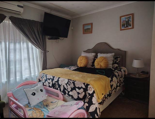 3 BEDROOM HOUSE FOR SALE IN GEELHOUTPARK